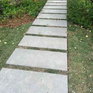 金昌 芝麻黑小区踏步、汀步石铺装效果