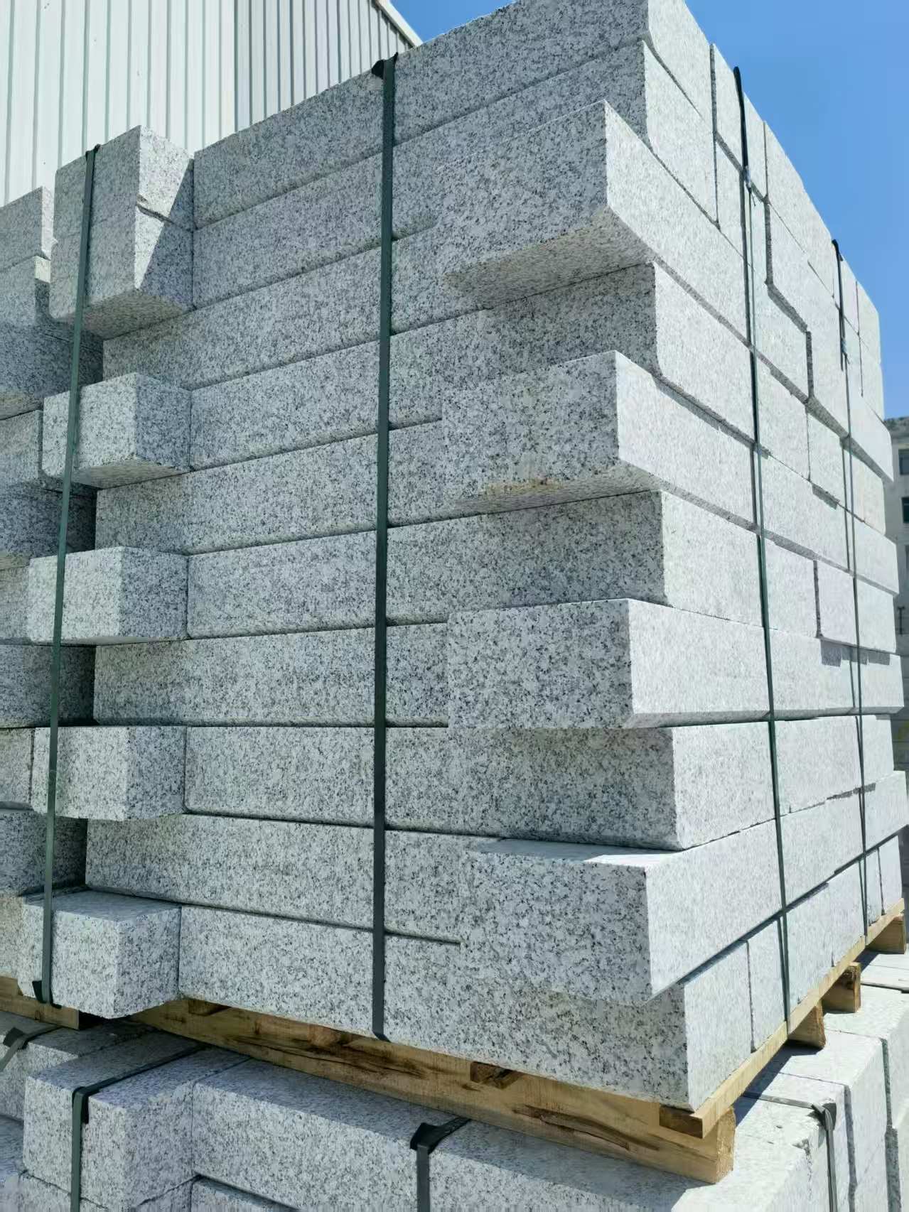 金昌 路沿石颜色均匀、尺寸标准