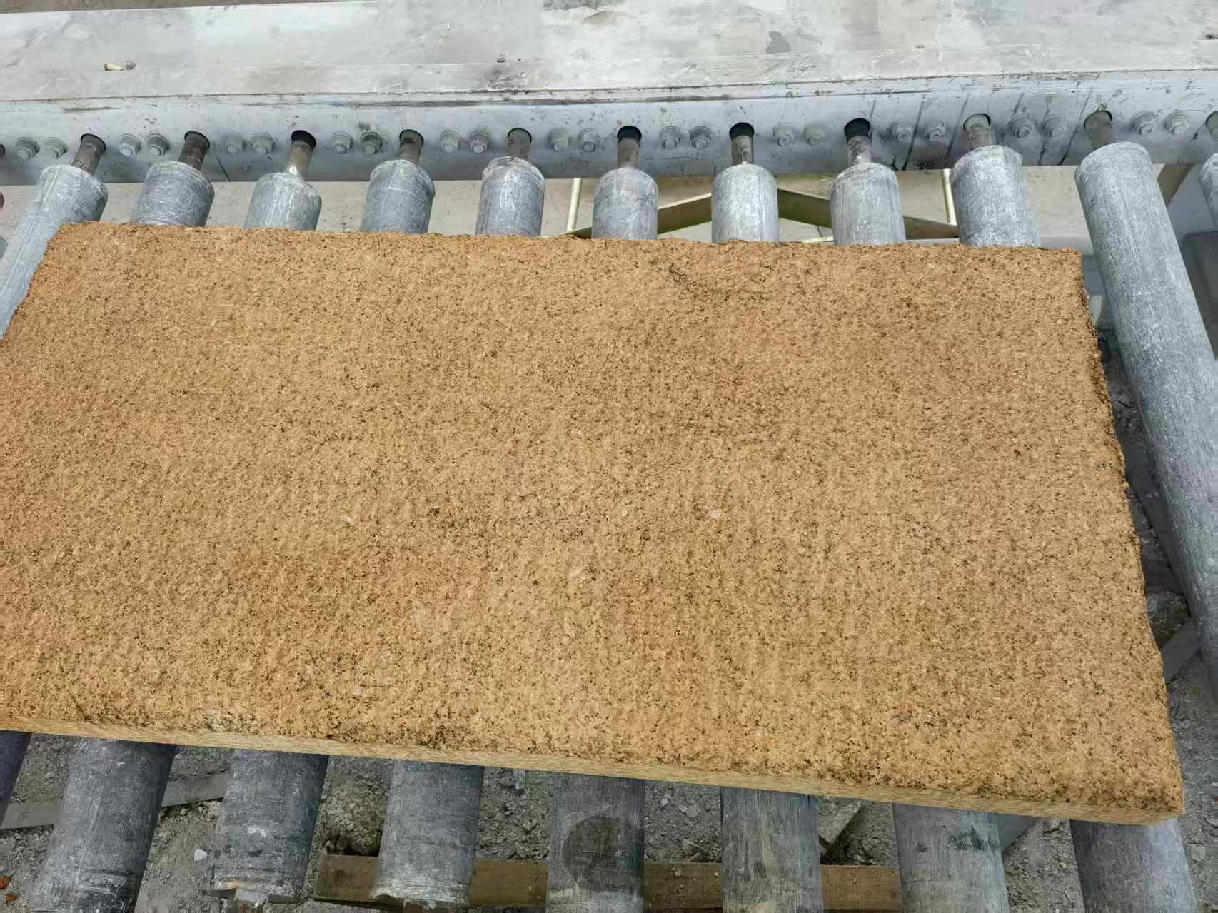 金昌 菠萝面老石板,做旧仿古石,流水线生产加工