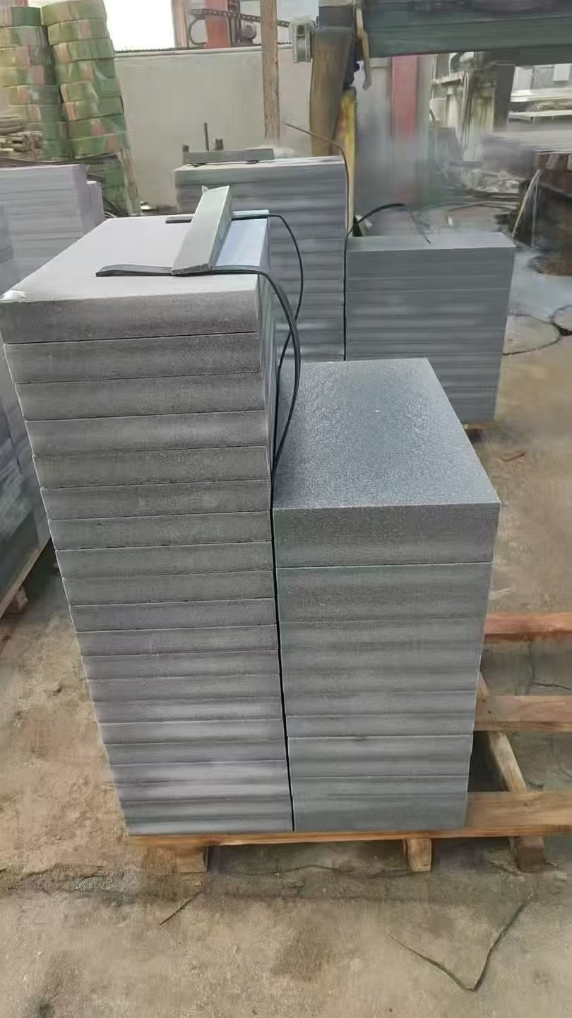 金昌 芝麻灰火烧面300*600*50地铺石材