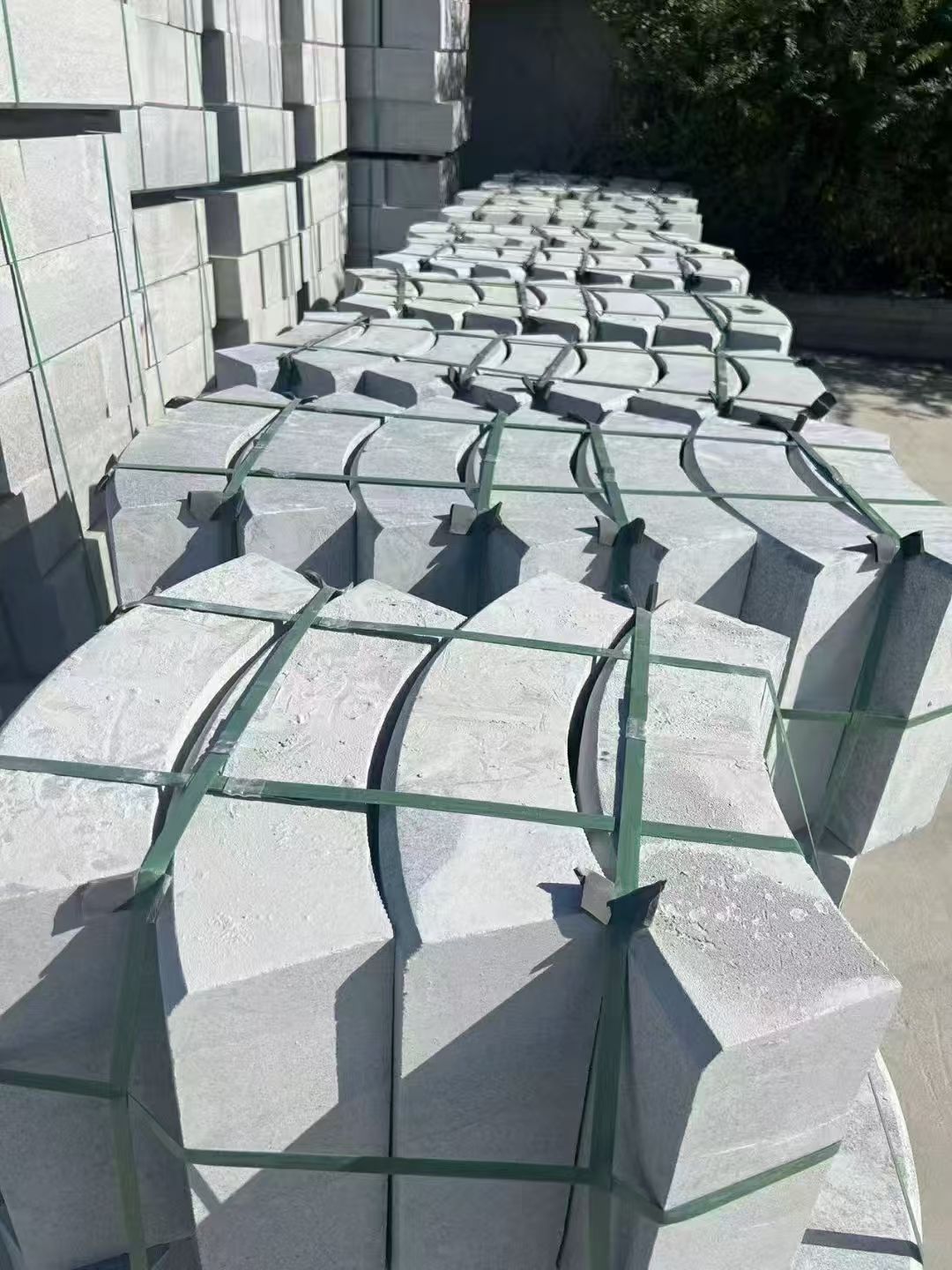 金昌 芝麻灰弧形路沿石