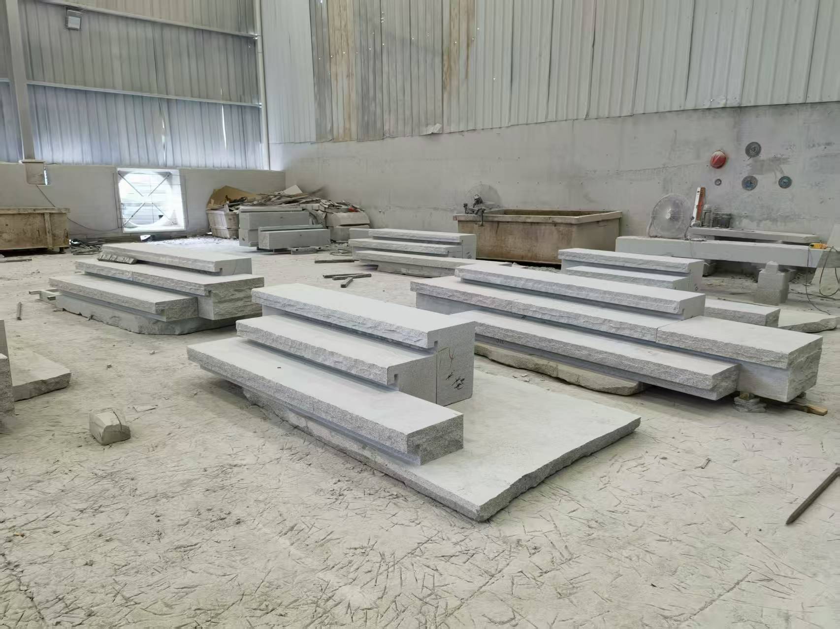 金昌 整石台阶（大面火烧+侧面自然面），出货前厂内拼装