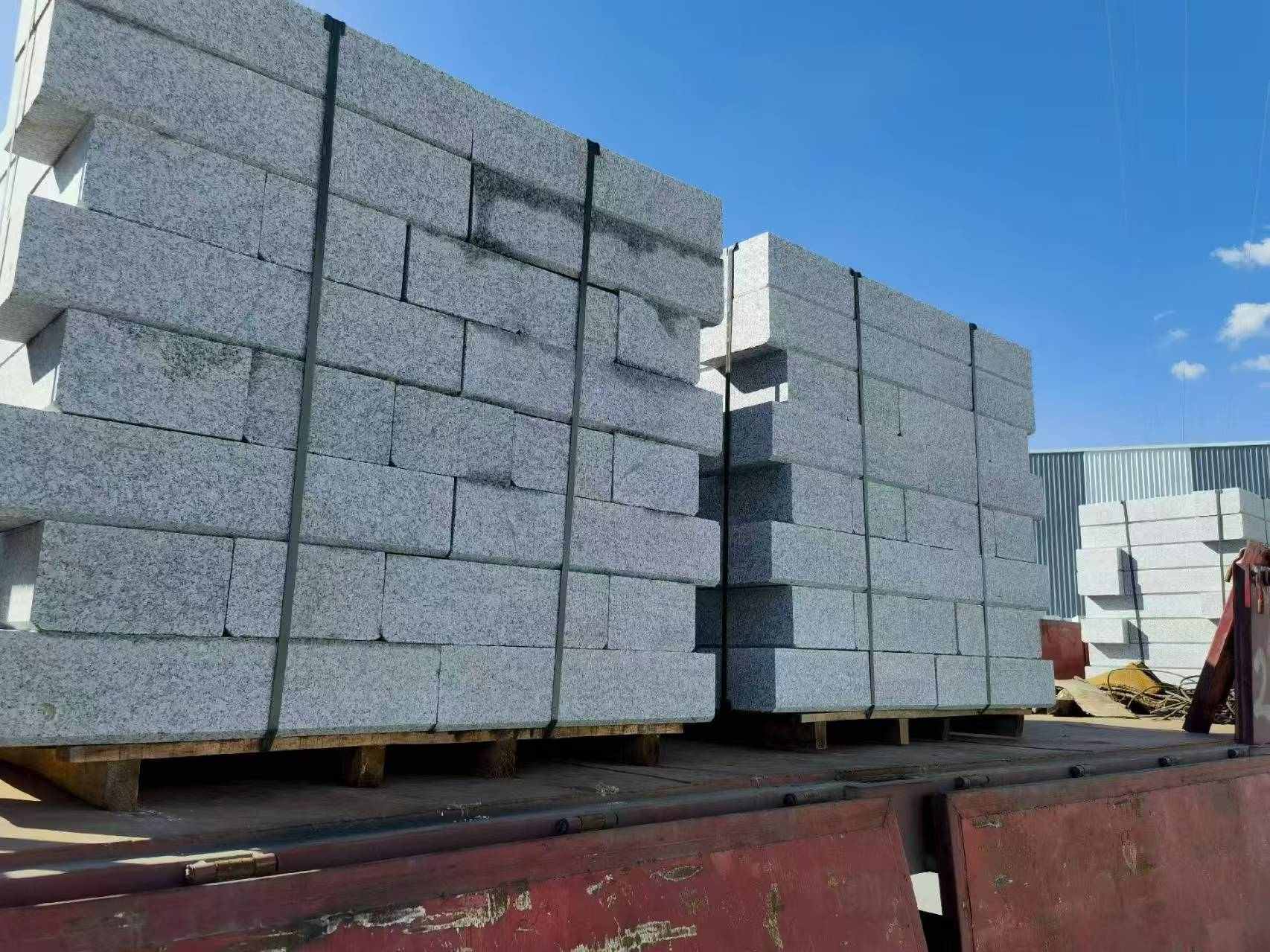 金昌 路沿石装车出货