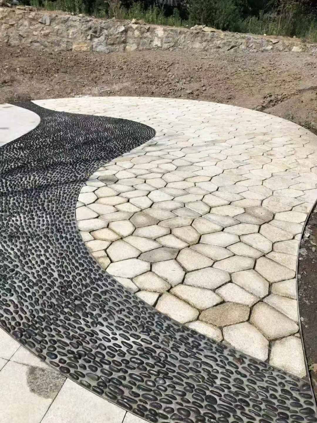 金昌 黄金麻冰裂缝室外铺装效果完美展示